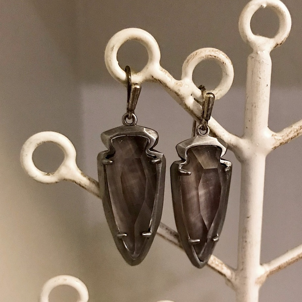 Kendra Scott Small faceted Skylar Arrow Earrings